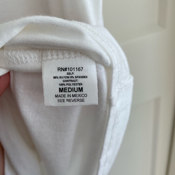 White puff sleeved blouse, size Medium. - Picture 5 of 5